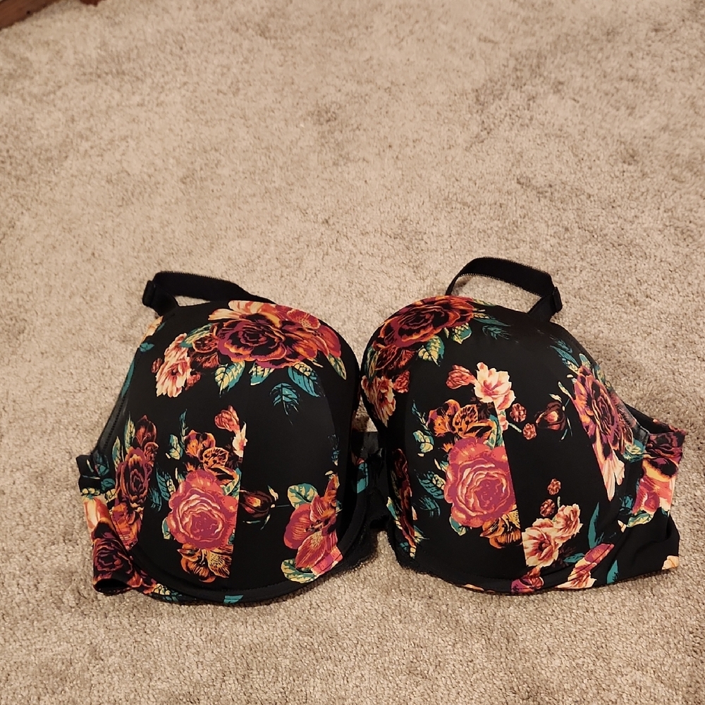Torrid Curve Floral Print Black 360 Back Smoothing Push Up T-Shirt Bra SIZE 42DD